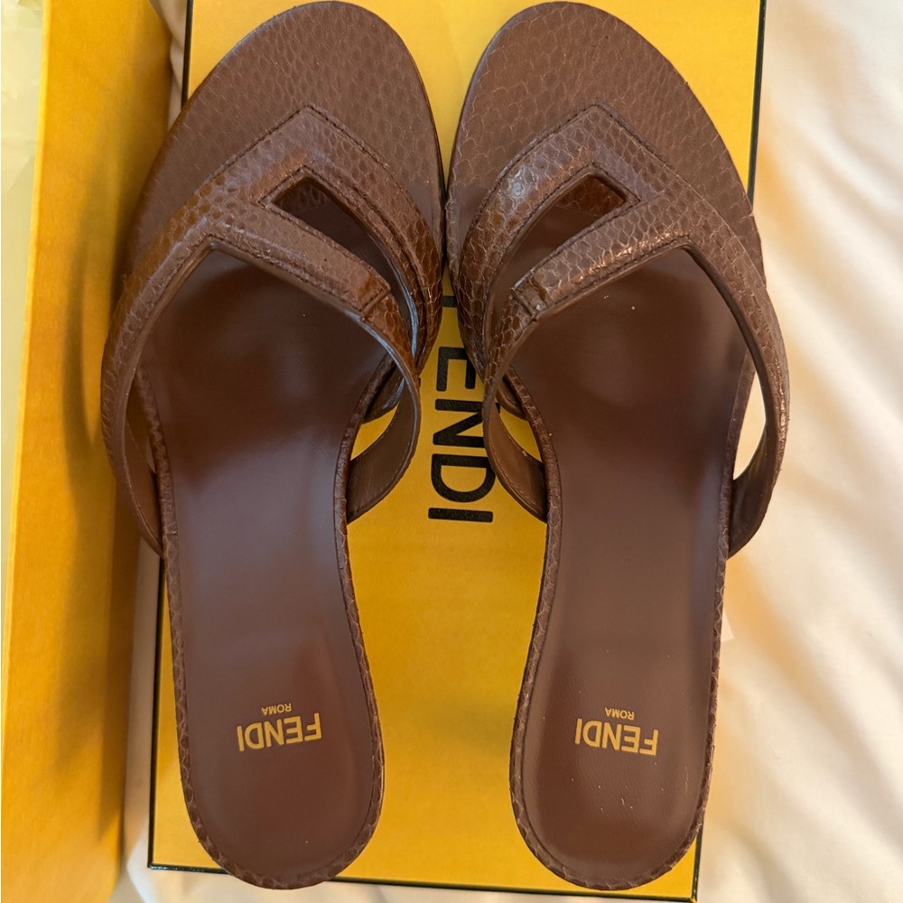 Fendi Women's Fling Leather Brown Sandals